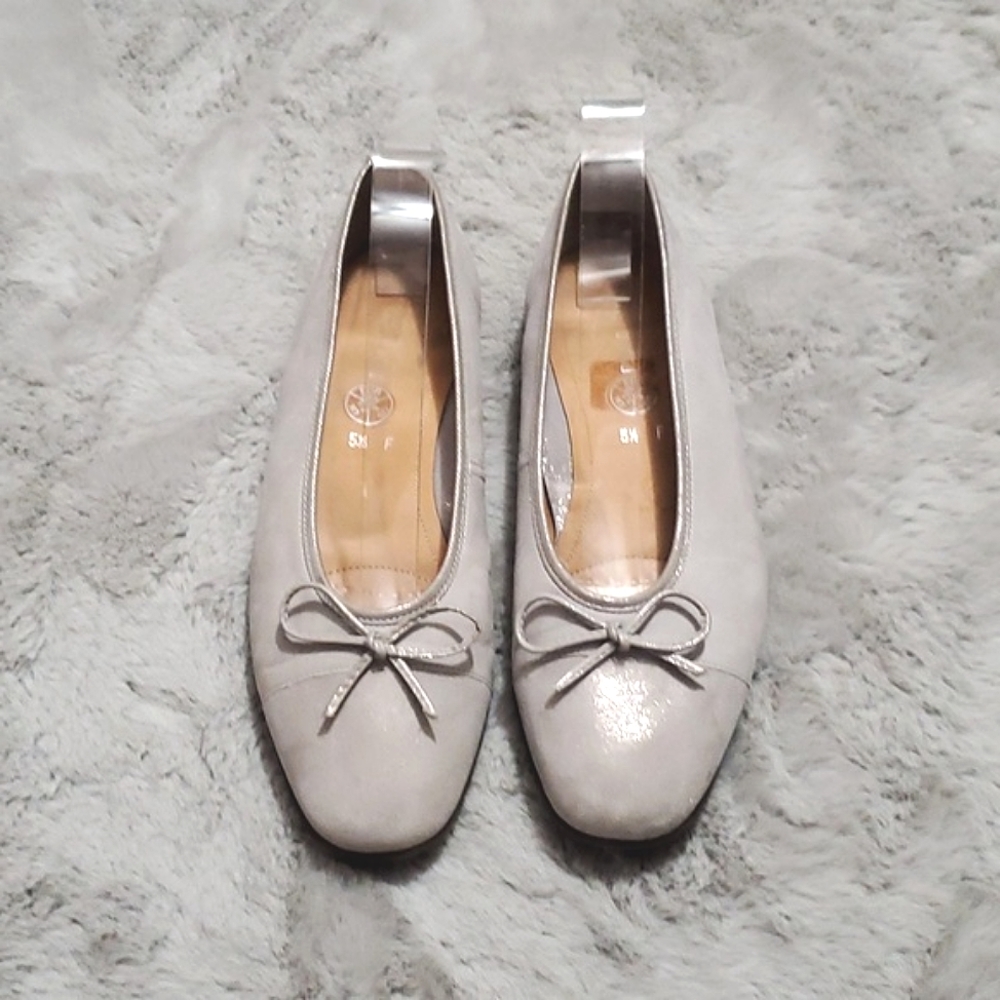 Ara metallic bow flat shoes